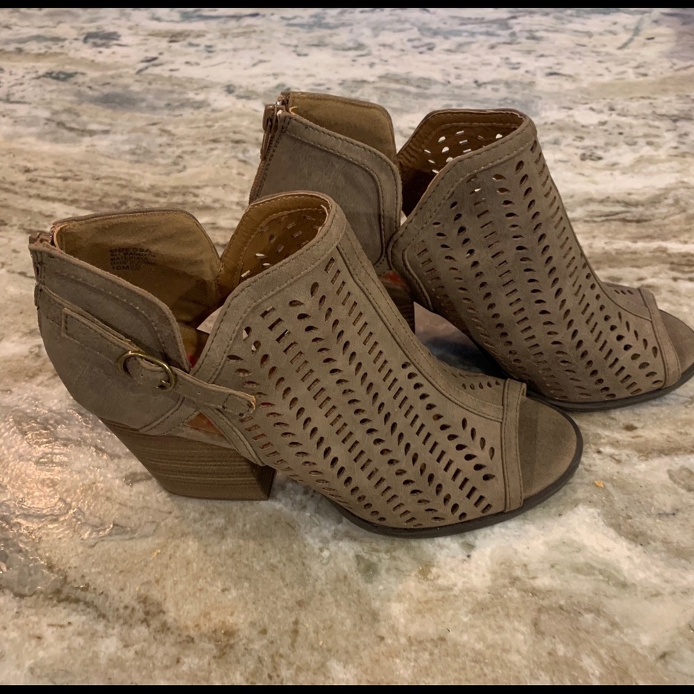 Jellypop Sandals Size 10